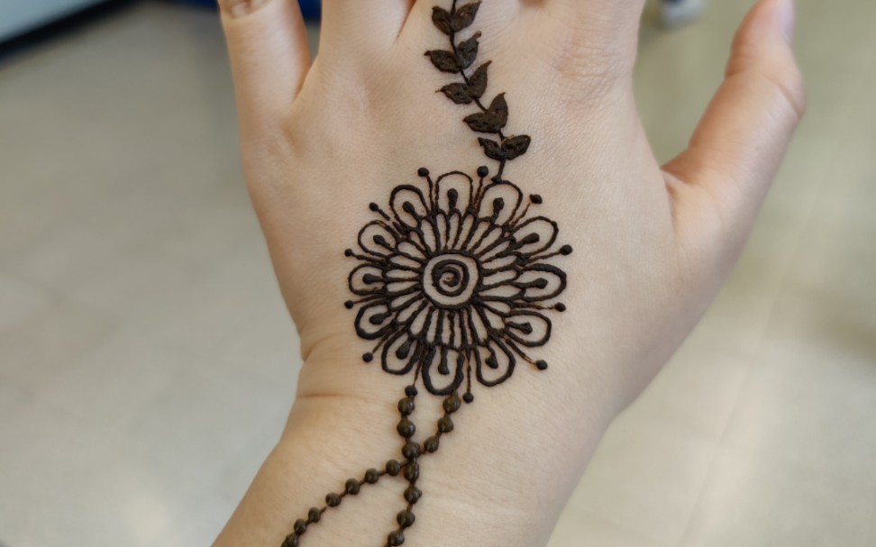 henna海娜纹身,印度等国家姑娘出嫁时画在手上