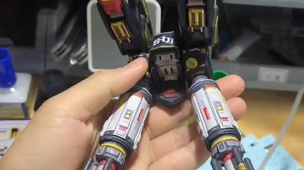 mg沙扎比gk背包终于快做完了,还剩几个浮游炮和喷口,就完工了