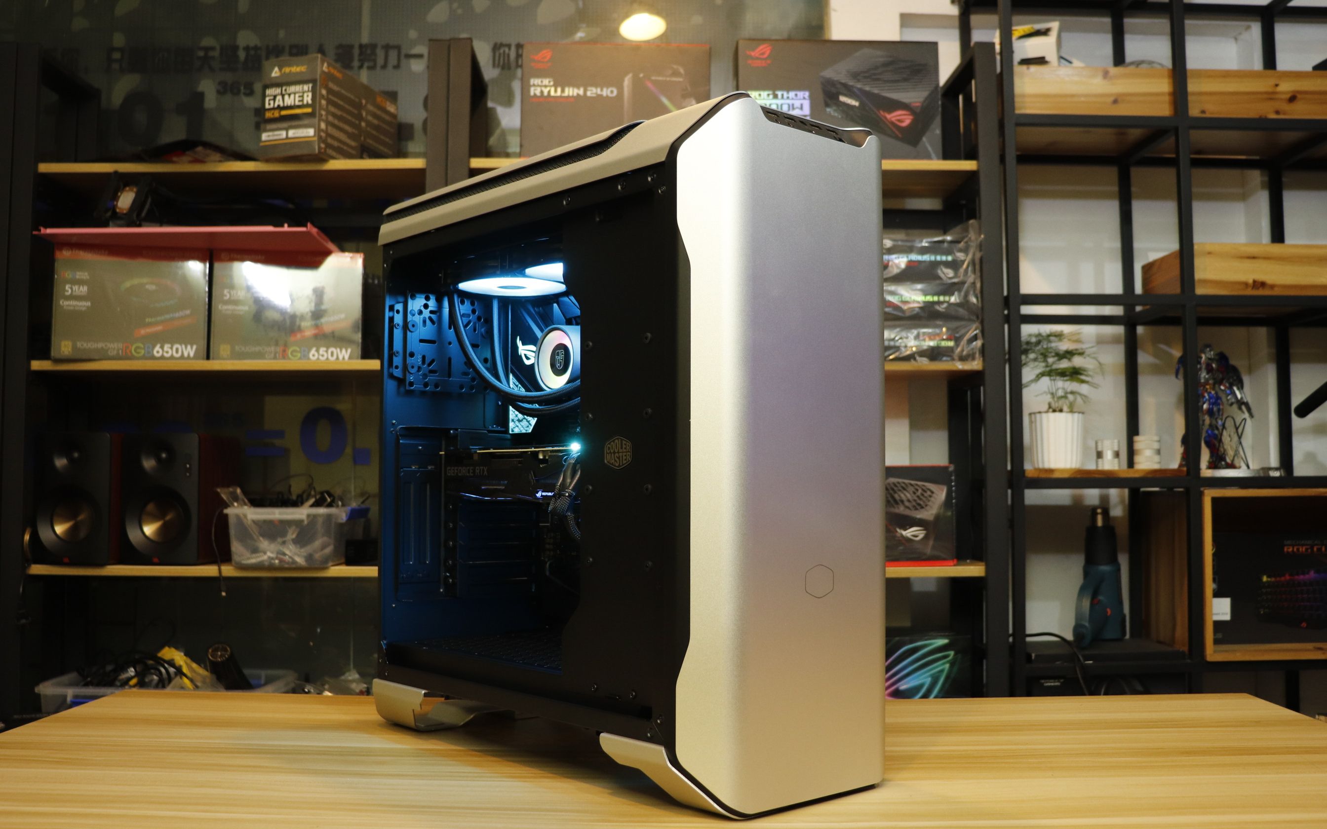2万级别酷冷至尊sl600m一体式水冷电脑主机,i7 9700k rtx2080ti-o11g
