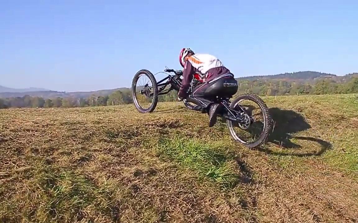 三轮车看这辆三轮越野自行车mountainhandbikersareawesomehandbike