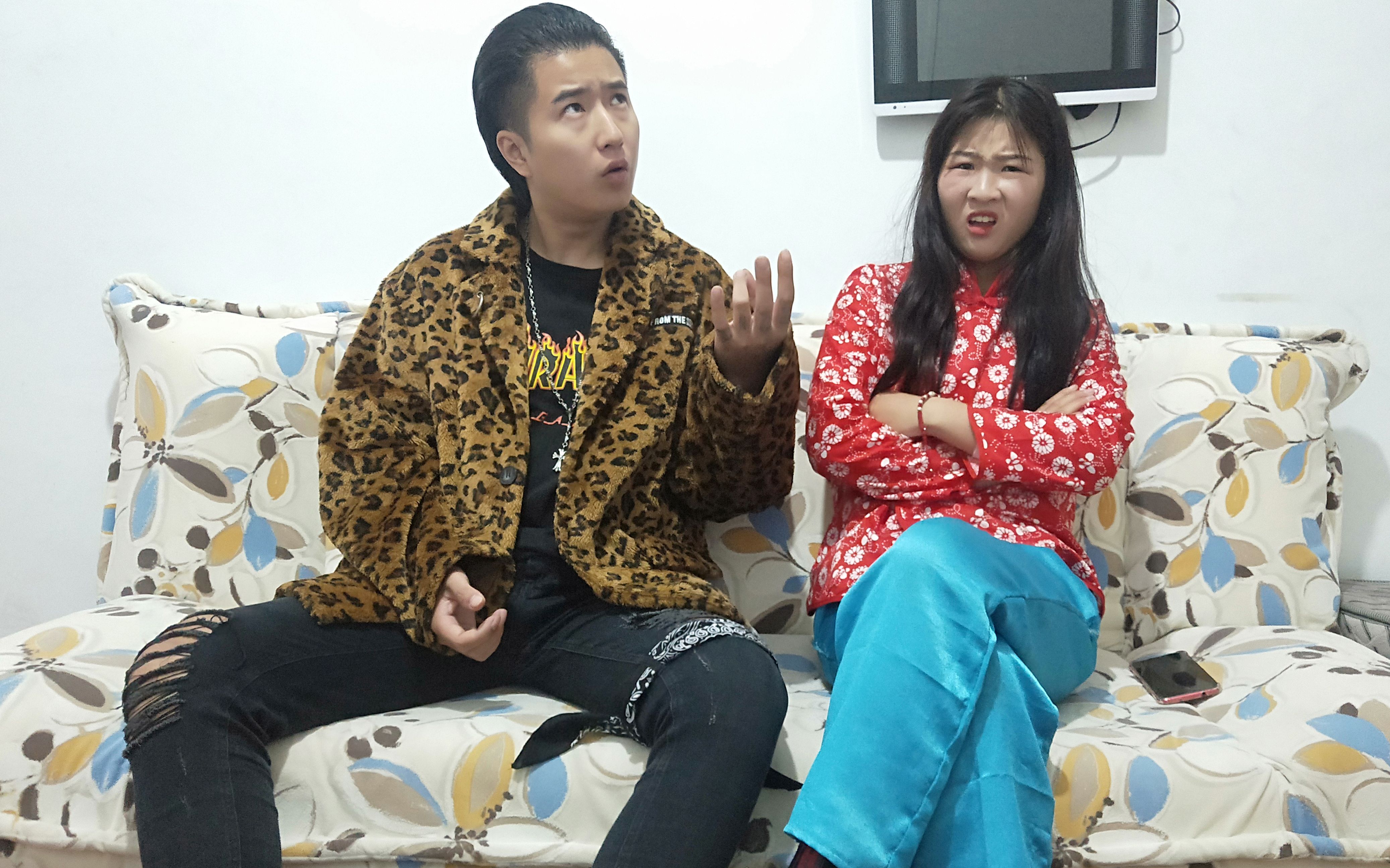 美女相亲没想对方是名算命先生两人对话太逗了