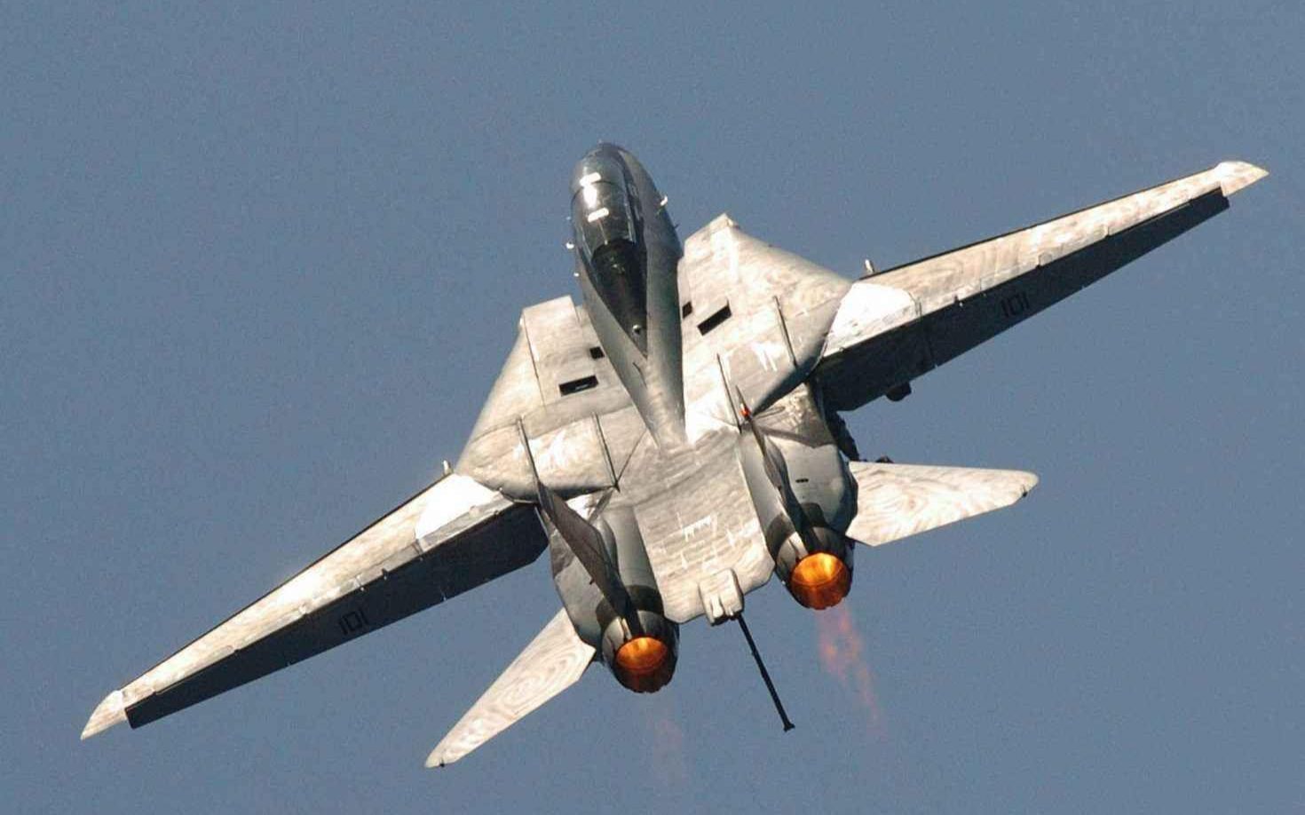 [图]《壮志凌云》精彩狗斗：F-14“雄猫”大战米格机