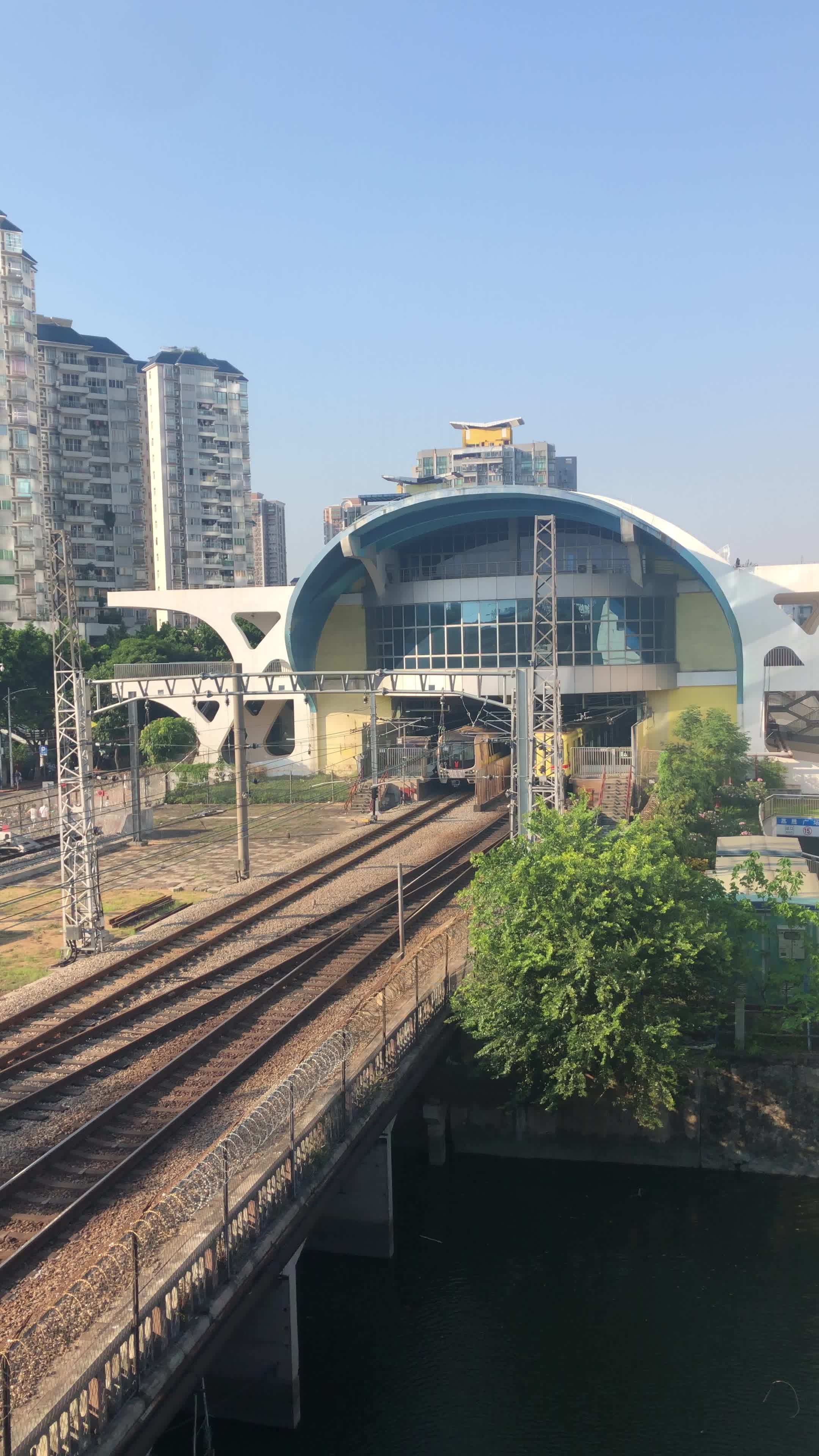 [广州地铁】1号线坑口站