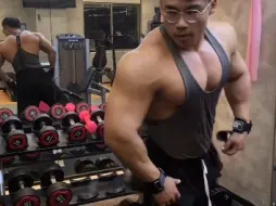 广东肌肉男。