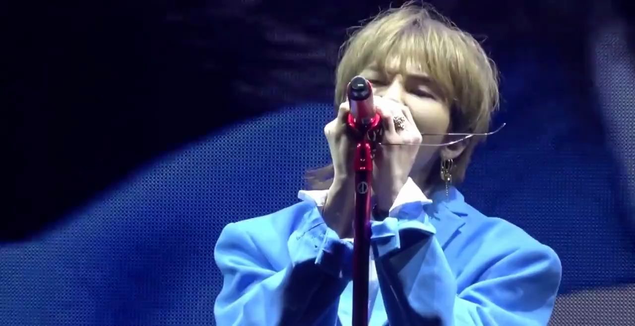 【无题】【权志龙】在iu演唱会上唱了无题