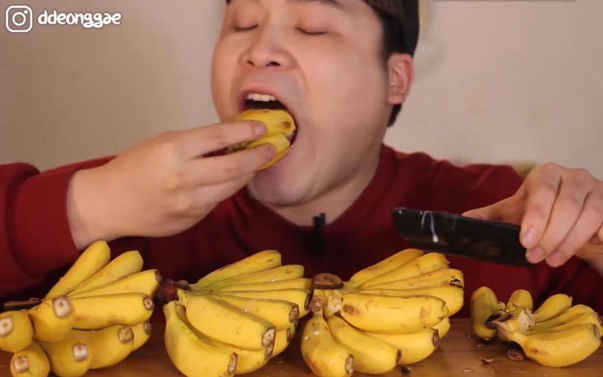 韩国吃播大胃王donkey弟弟realsoundmini香蕉带皮吃的真实声音吃播