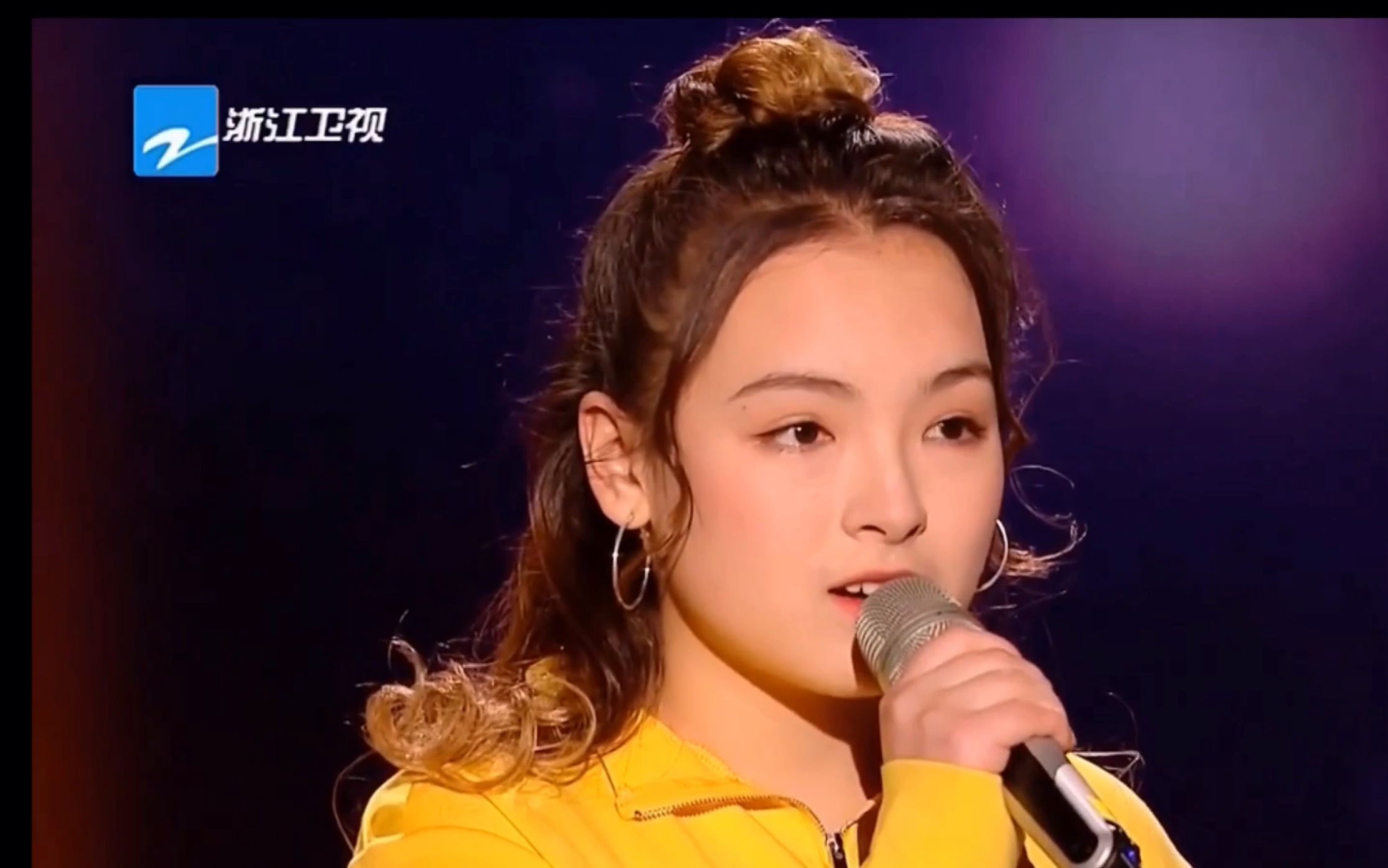 【中国好声音2019】爱新觉罗后代演唱《中国姑娘》,王力宏没转身后悔
