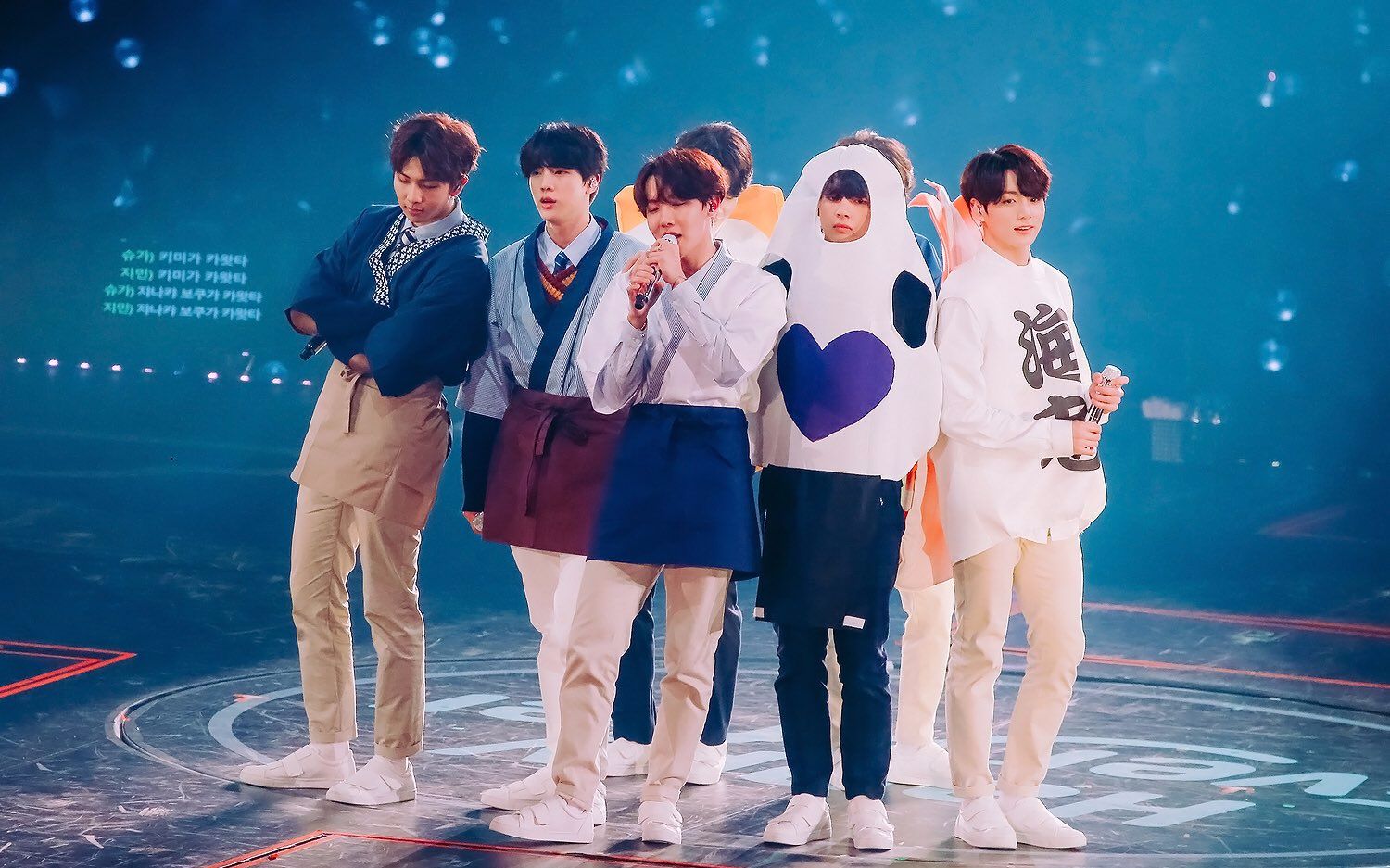 gogo果果和智旻衣服勾住泰泰解围