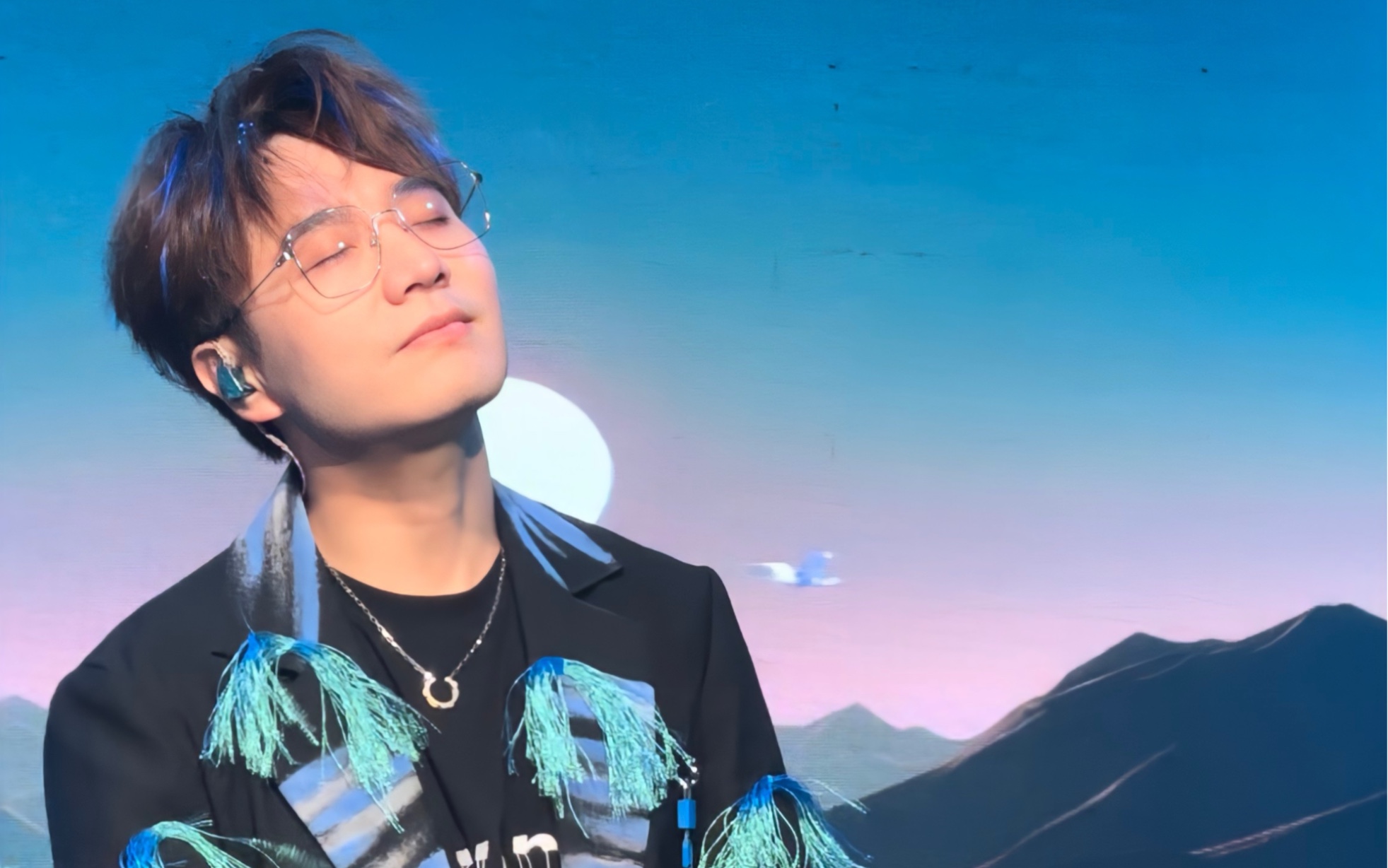 王铮亮《还是爱着》巡演深圳首站 4k直拍『半边山半边海』 私心最爱