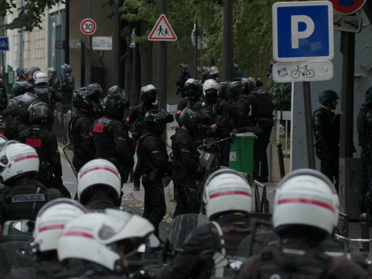 【法国防暴】巴黎警察的一天