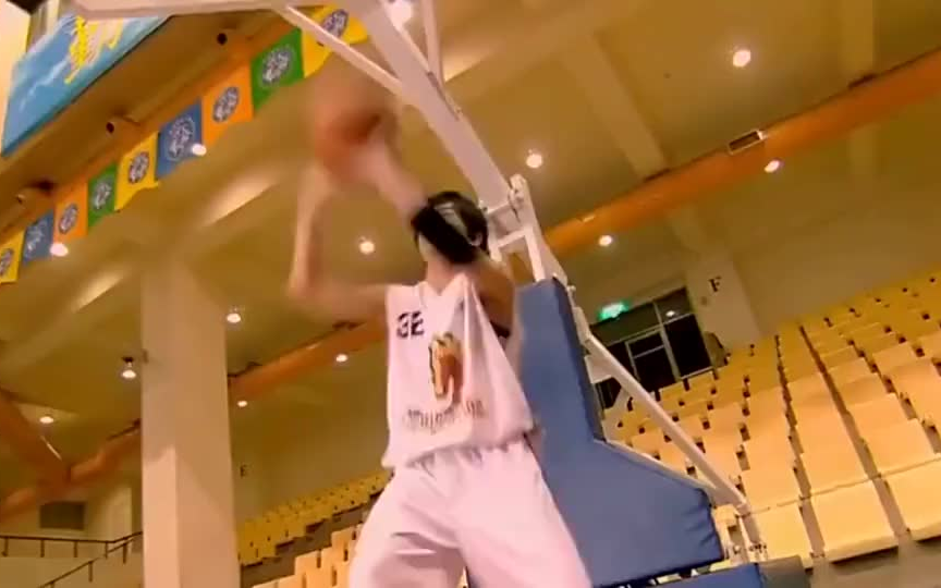 [图]看NBA也就图一乐，真学技术还得看篮球火