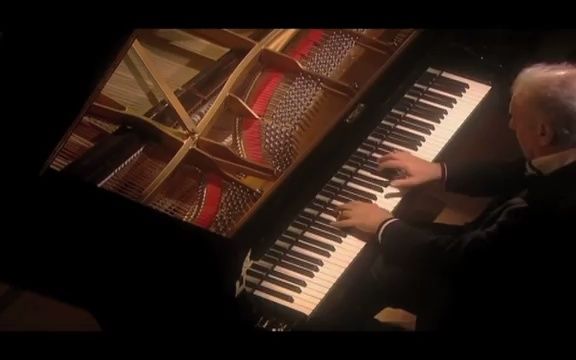 [图]【音乐】巴伦博伊姆演奏贝多芬“悲怆”第二乐章 | Barenboim on Beethoven "Pathetique" 2nd movement