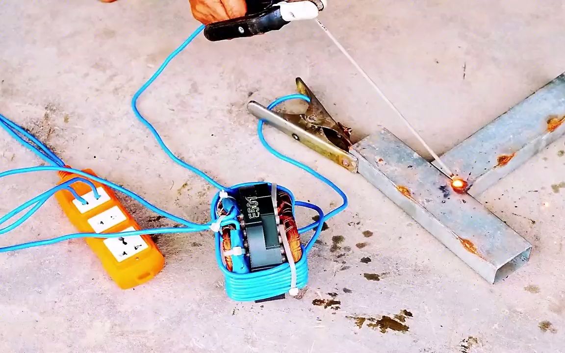 利用冰箱压缩机也能制作出电焊机,这一发明真的太神奇了,太牛了