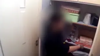 女子偷配闺蜜家钥匙，让自己男友陪其玩耍时，上门盗窃黄金