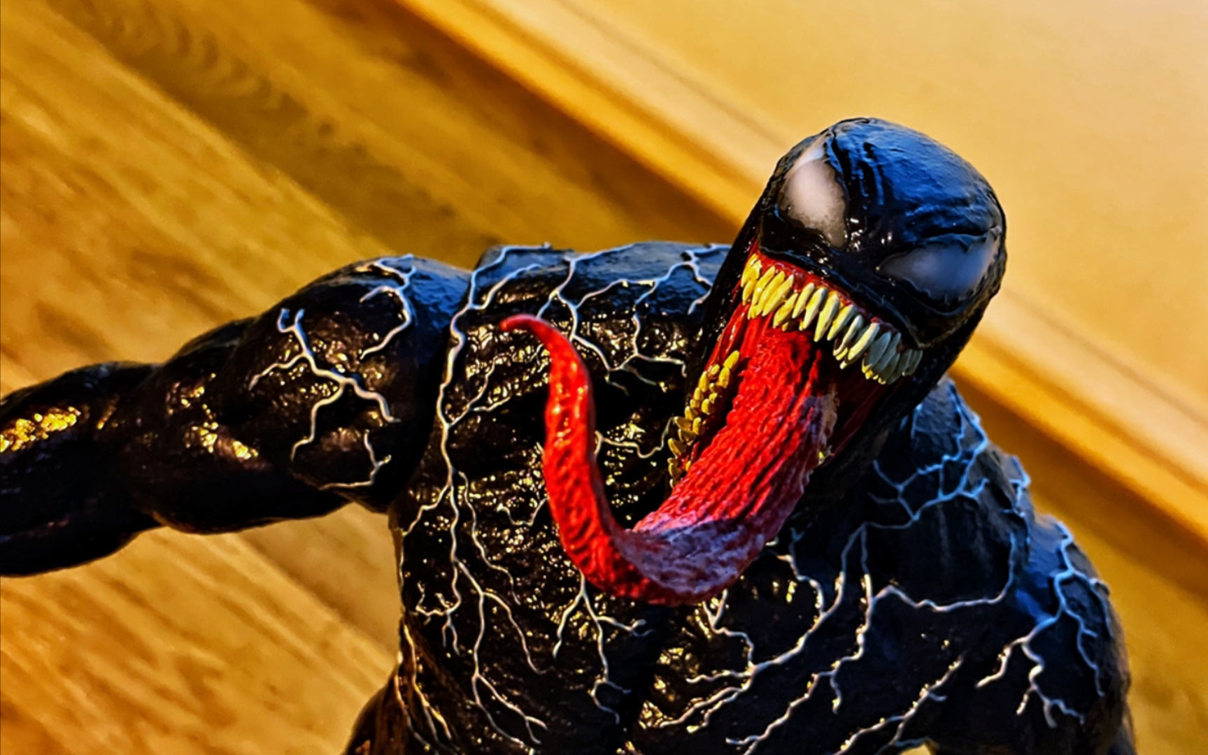 《毒液2》上映,ht的1/6毒液蹭热度到货_哔哩哔哩_bilibili