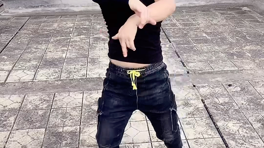 皮痒 松哥 在楼上 说我第一次遇见你 就喜欢你_哔哩哔哩_bilibili