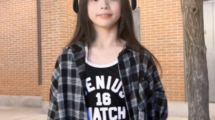 春丽是个小妹妹:甜甜的舞蹈~周末好啊
