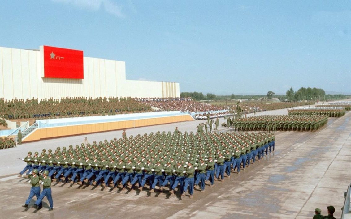 百看不厌的中国81大阅兵,威武的气魄让人热血沸腾!_哔哩哔哩_bilibili