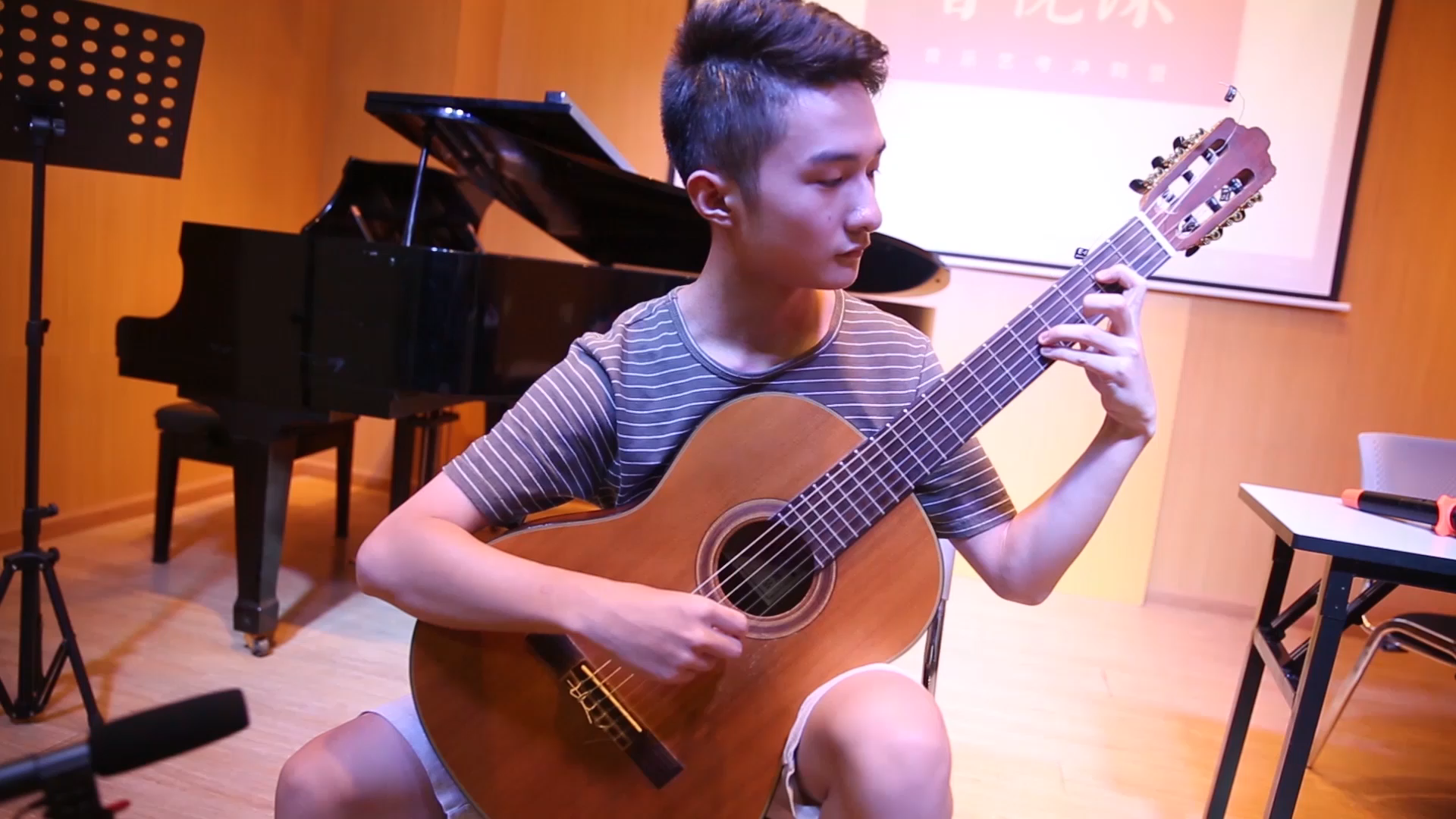 浙江音乐学院流行器乐演奏古典吉他怎么学好不好考