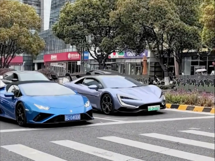仰望u9街头摇摆跳舞，边上的兰博基尼都不香了