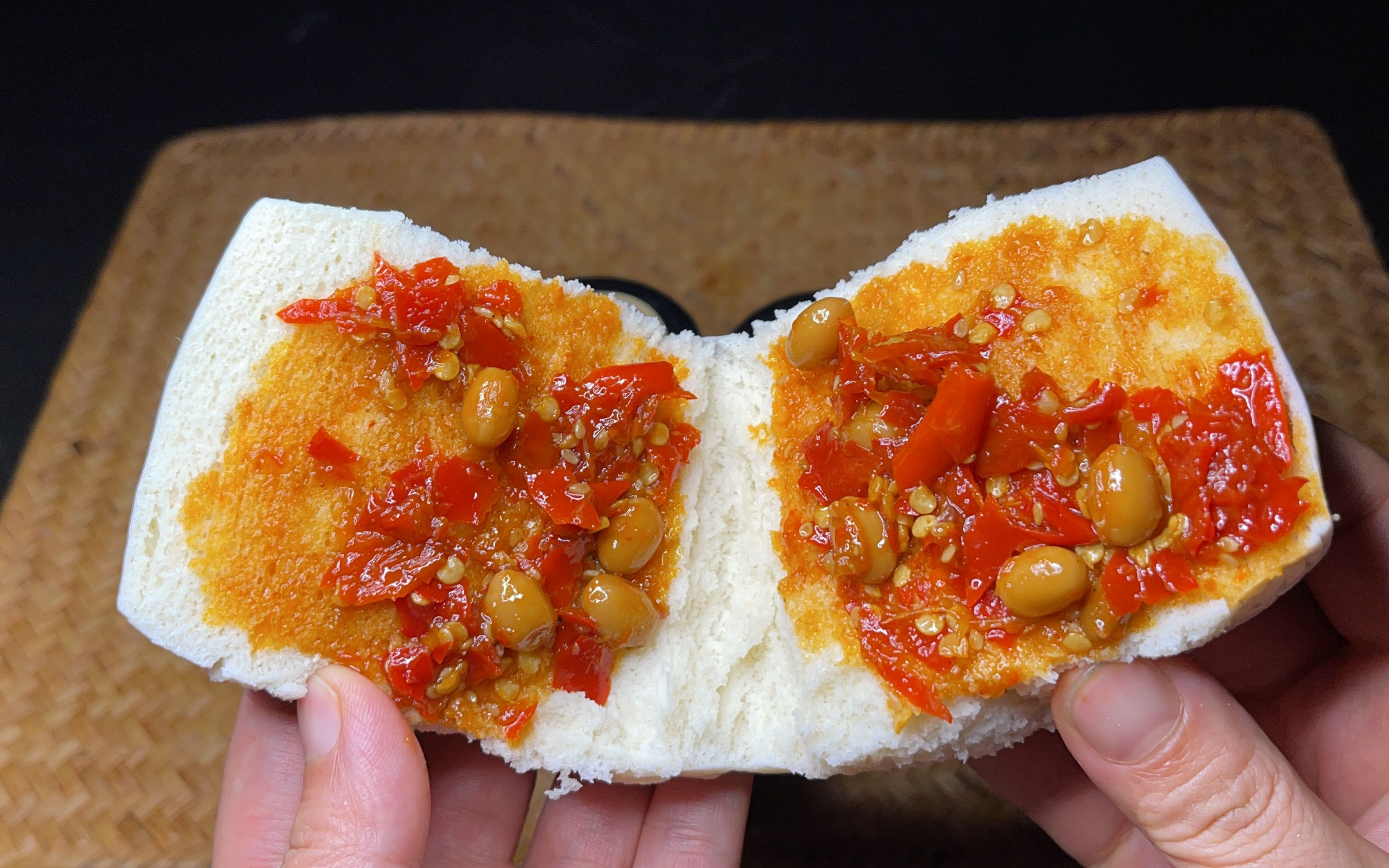 私藏多年制作辣椒酱的经验配方,拌面拌饭夹馒头,做一次吃半年