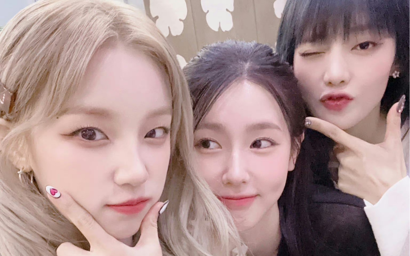 朴明秀的radio show更新女娃相关美照及视频;女娃官方更新破六千万