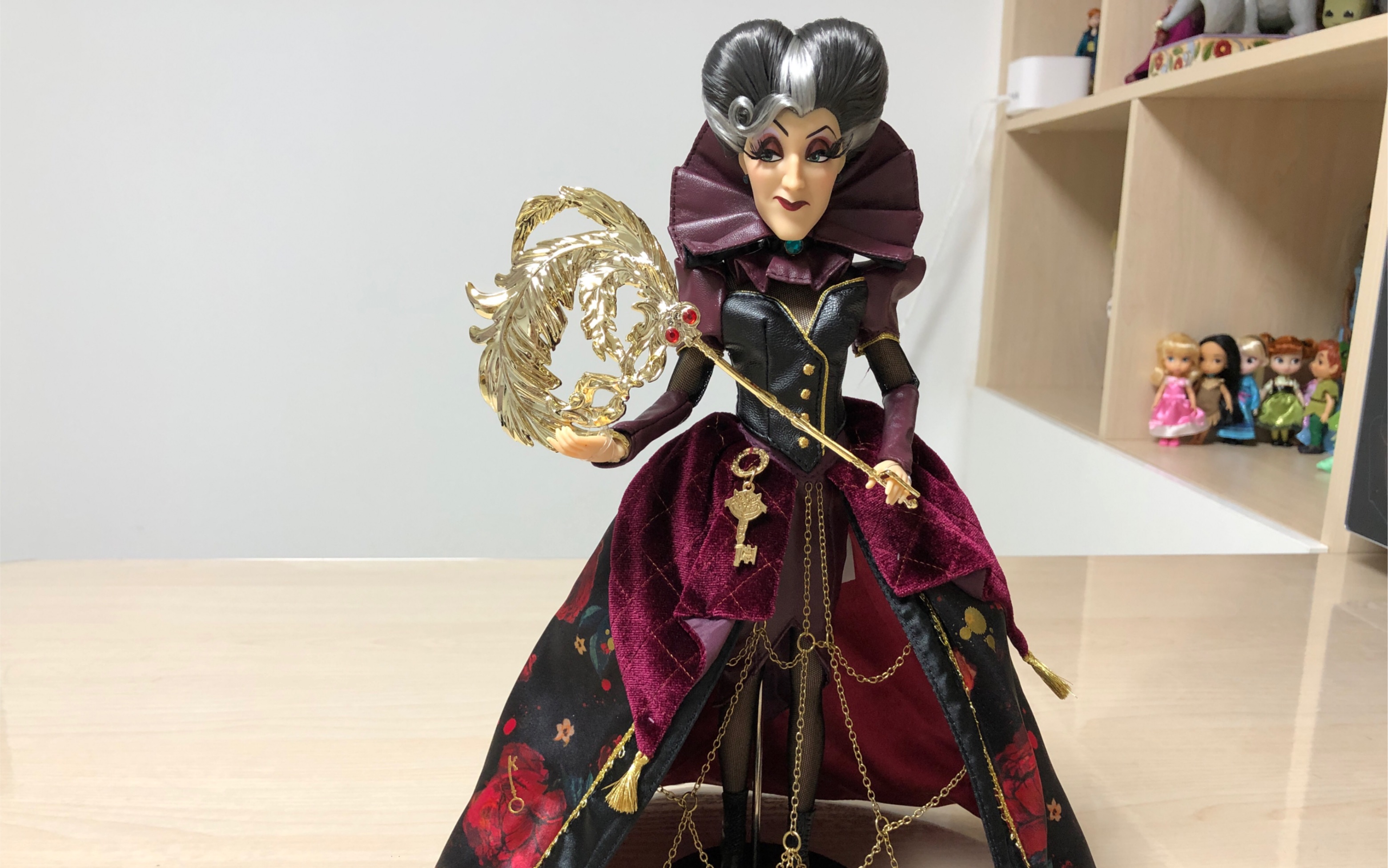 这套ladytremaine我愿意叫她买她