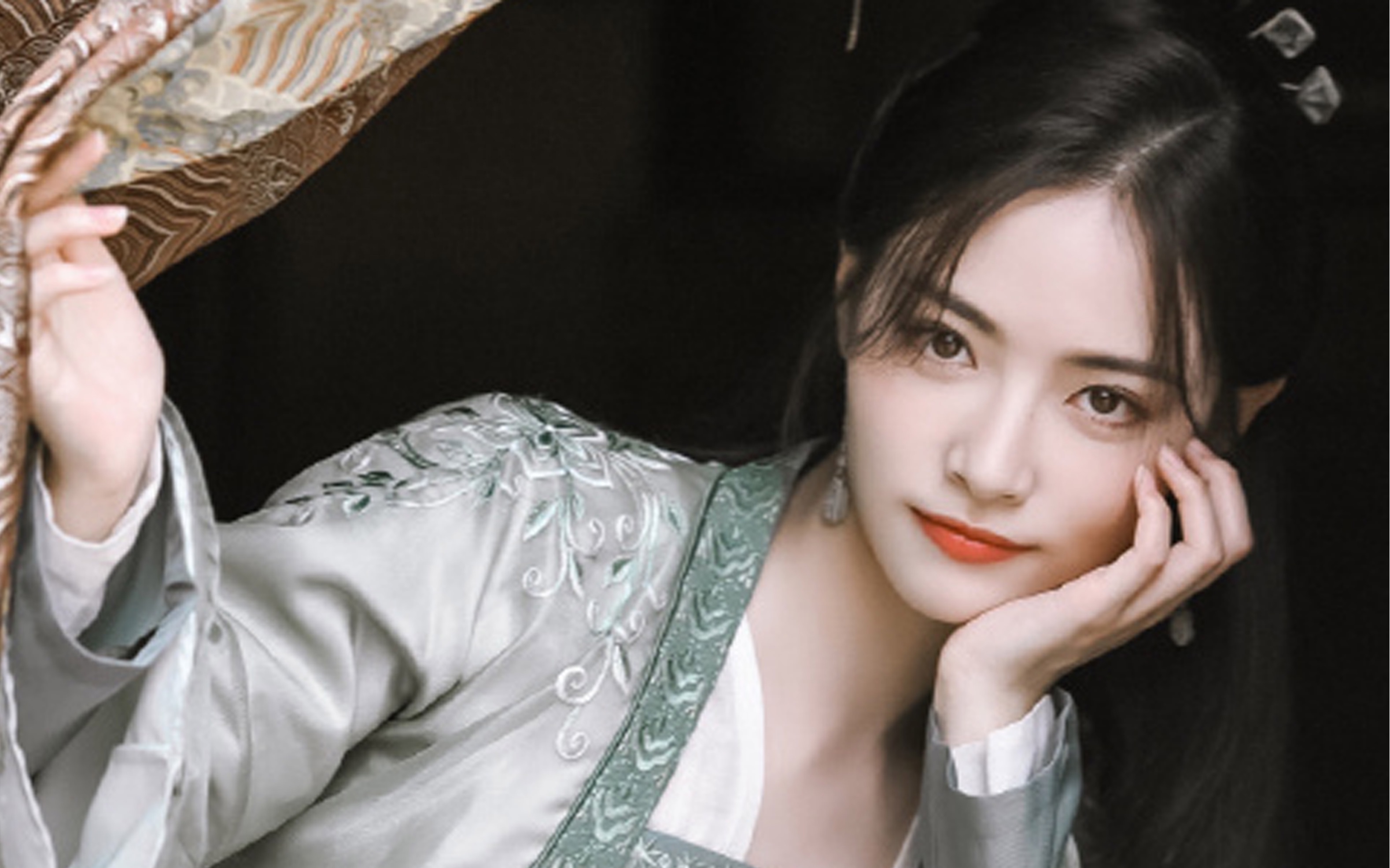 许佳琪卧槽没想到许佳琪长发这么美啊