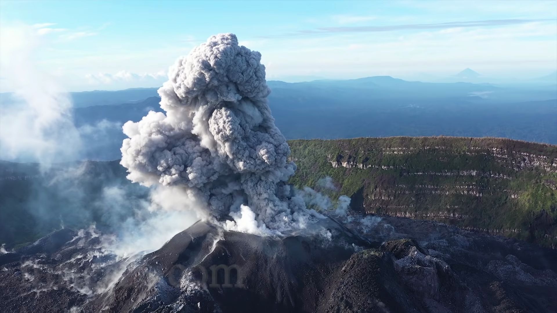 多巴湖火山图片