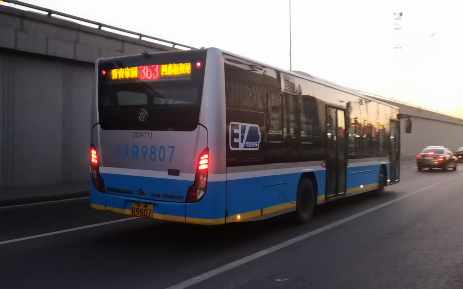 【北京公交】363路-9电鹰出站_哔哩哔哩_bilibili