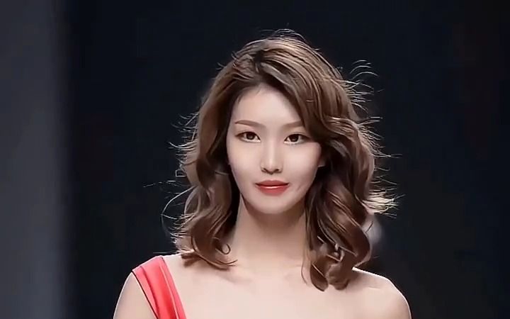 模特李天舒亲子秀