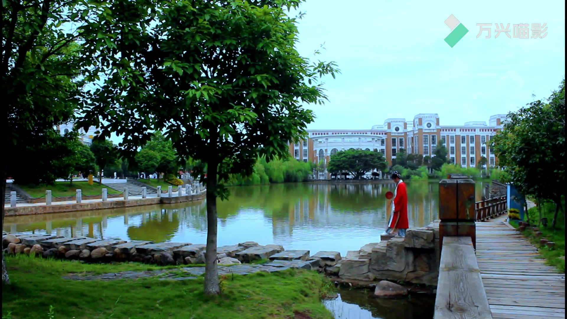 【汉服日常】兰若庭-此间春色,和室友在学校拍摄,神仙妹妹!