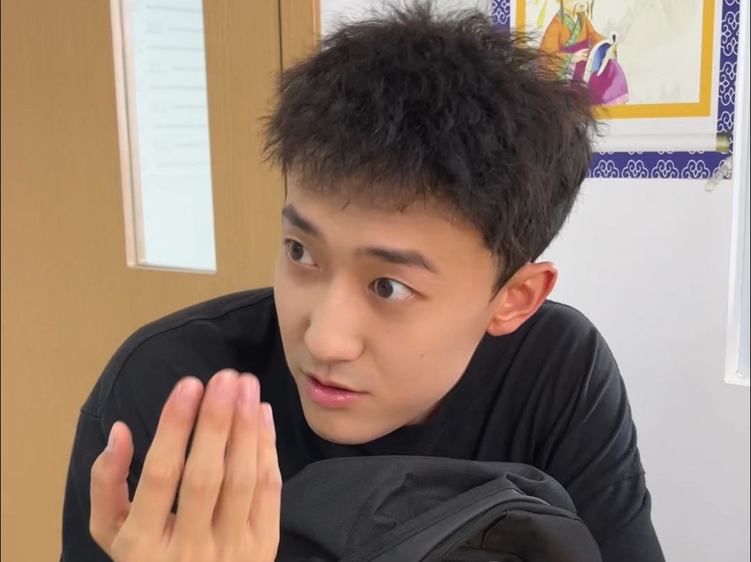 我好像一不小心当上了班长-刘一朵A-刘一朵A-哔哩哔哩视频