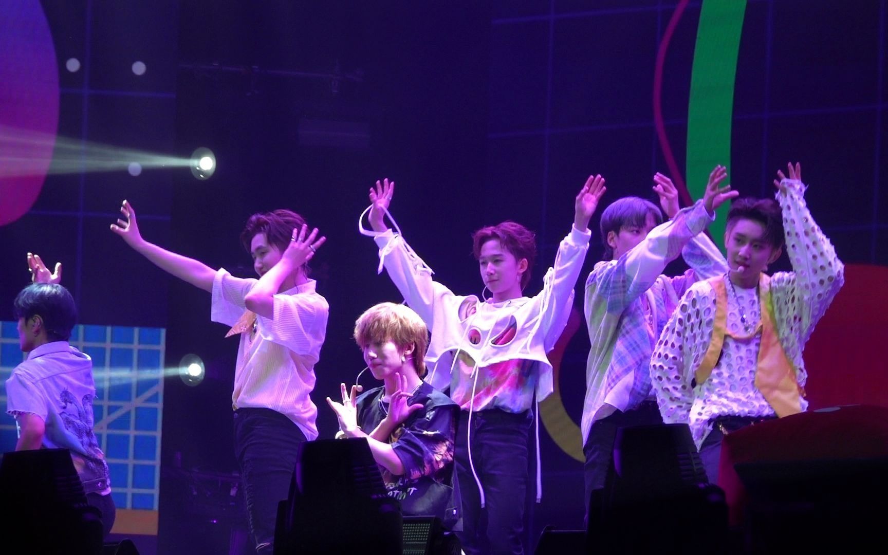 boystory 演唱会翻跳 not shy 片段_哔哩哔哩 (゜-゜)つロ 干杯~-bili