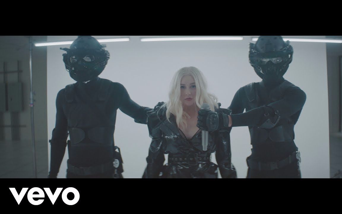 [图]【情绪字幕组】Christina Aguilera、Demi Lovato - Fall In Line