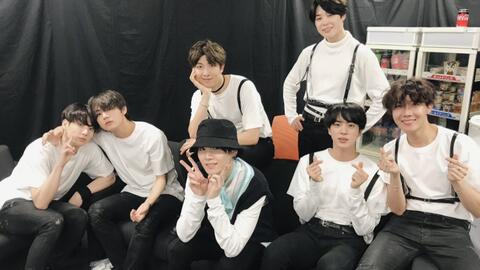 防弹少年团】2017 BTS LIVE TRILOGY:EPISODE Ⅲ THE WINGS TOUR-哔哩哔哩 防弹少年团】2017 BTS LIVE TRILOGY:EPISODE Ⅲ THE WINGS TOUR-哔哩哔哩