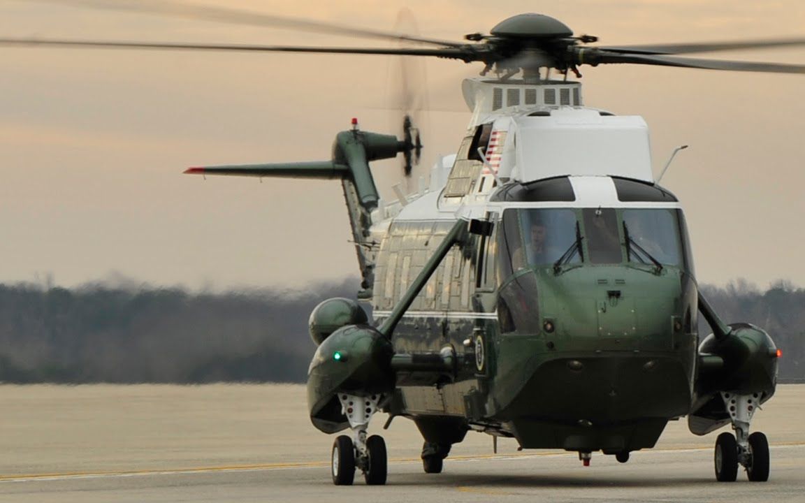 美国重型武装直升机图片