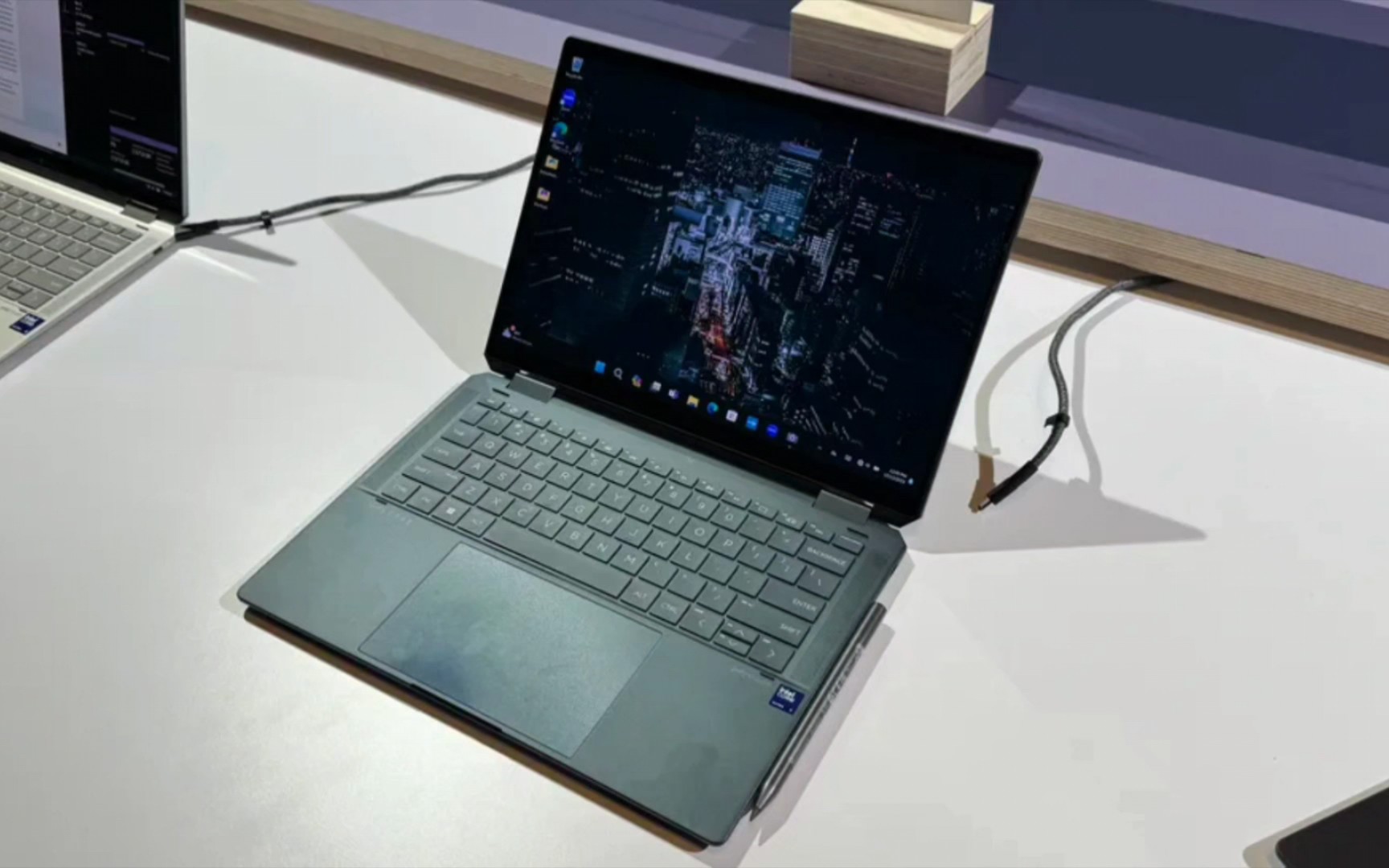 2024款惠普spectre x360 14/16二合一笔记本发布:搭载英特尔core