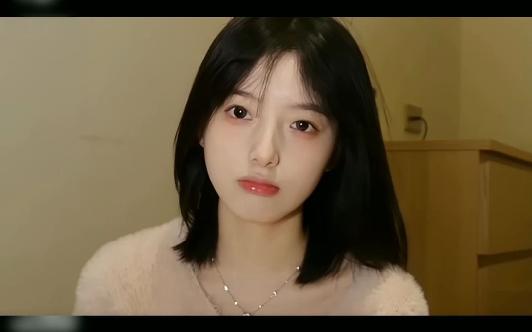 闭月羞花,小鸟依人,短发女神-瞳瞳