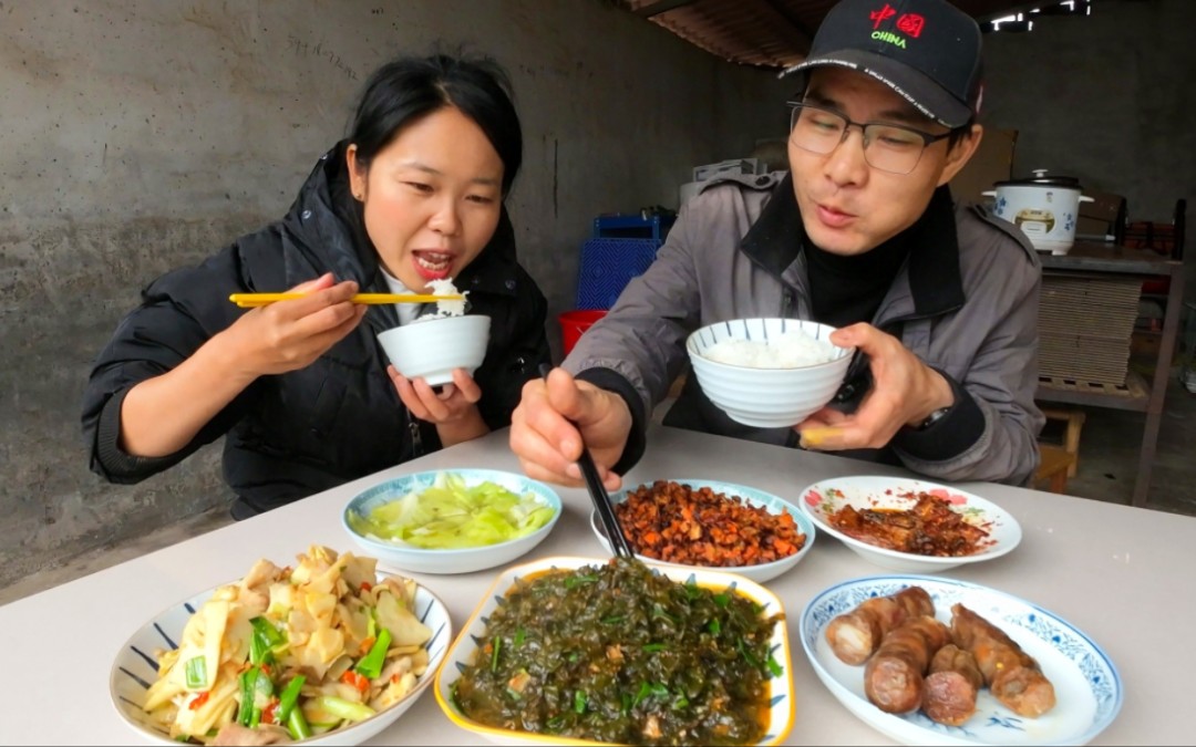 被波哥强行拉上山,捡回一篮子雷公菌,只需要简单烹饪就非常下饭哔哩哔哩bilibili