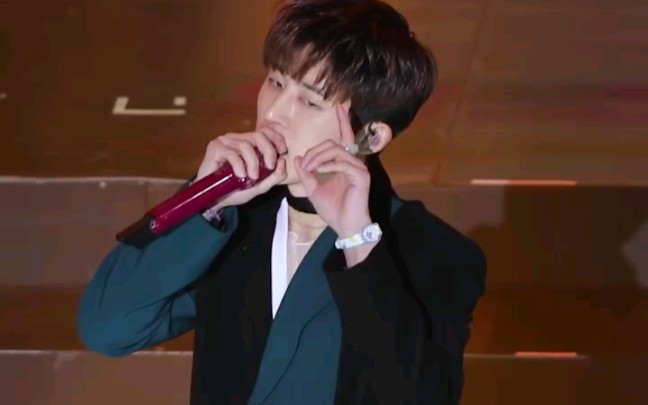 金韩彬舞台直拍