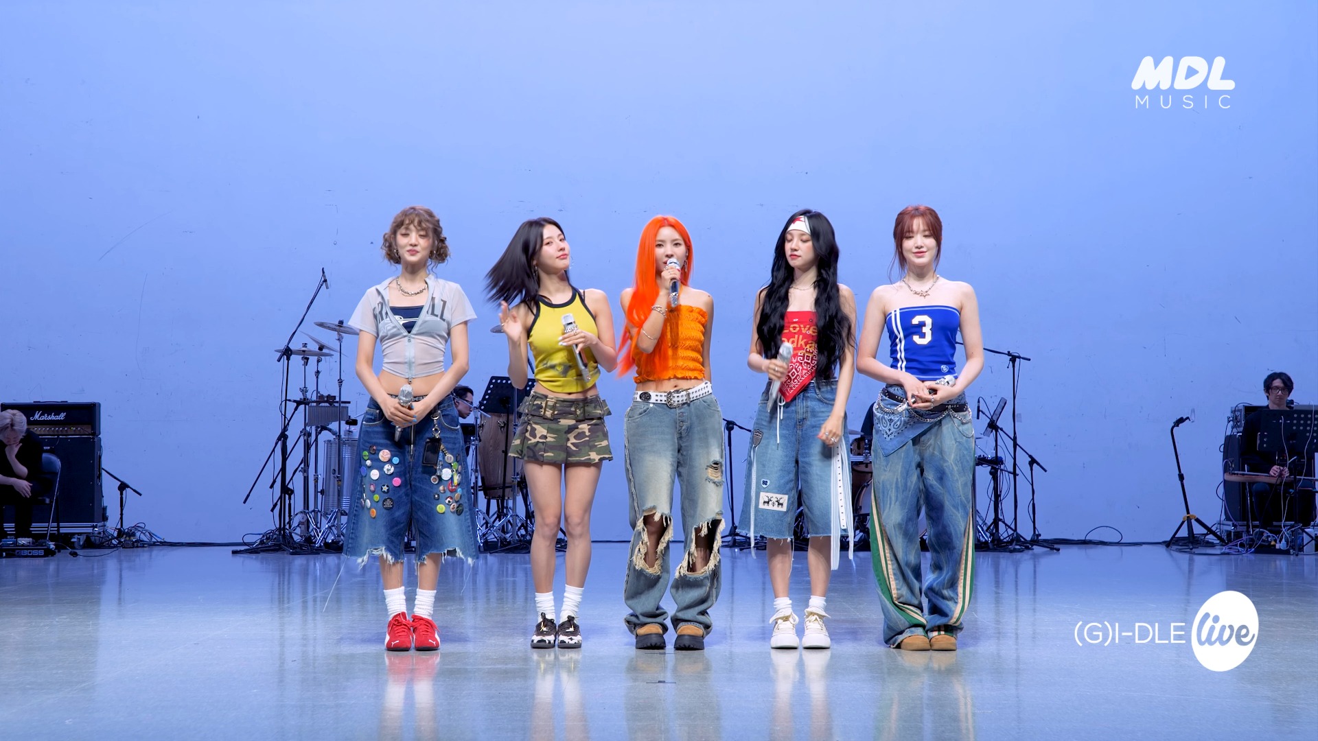 ((g)i-dle) " klaxon " band live concert