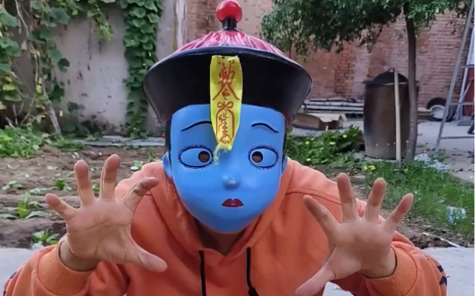 今天小僵尸准备抓住小朋友惩罚小朋友大家猜猜小朋友最后能逃脱掉吗