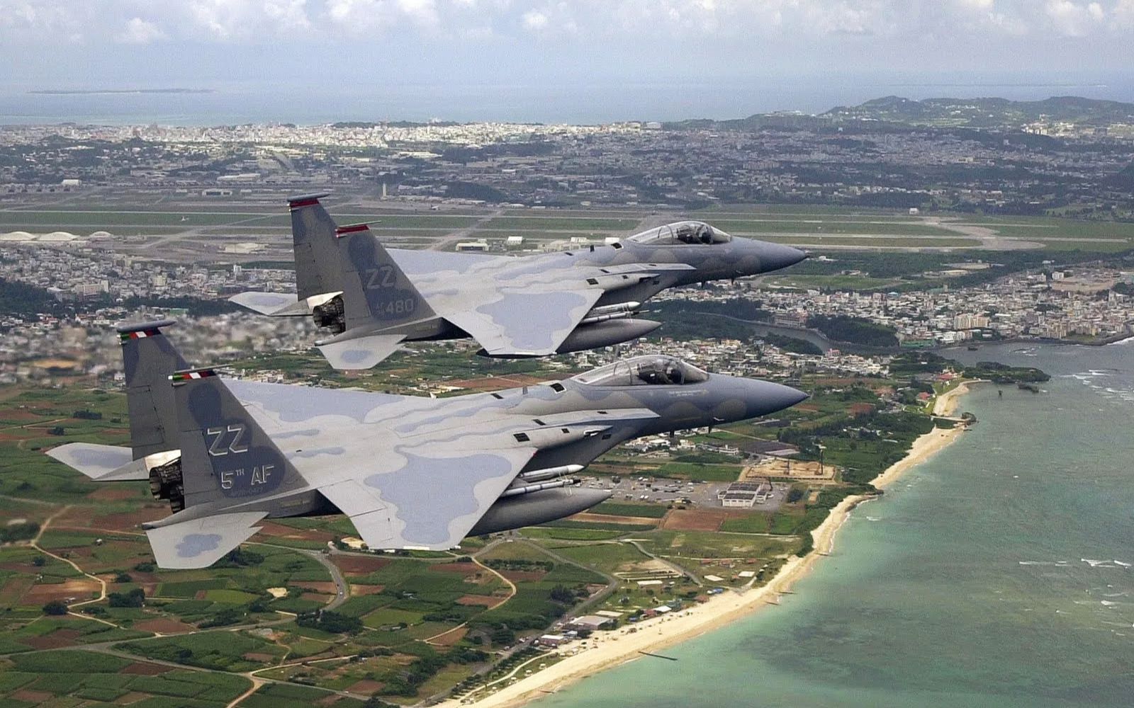 普天间空军基地的美军f15战斗机