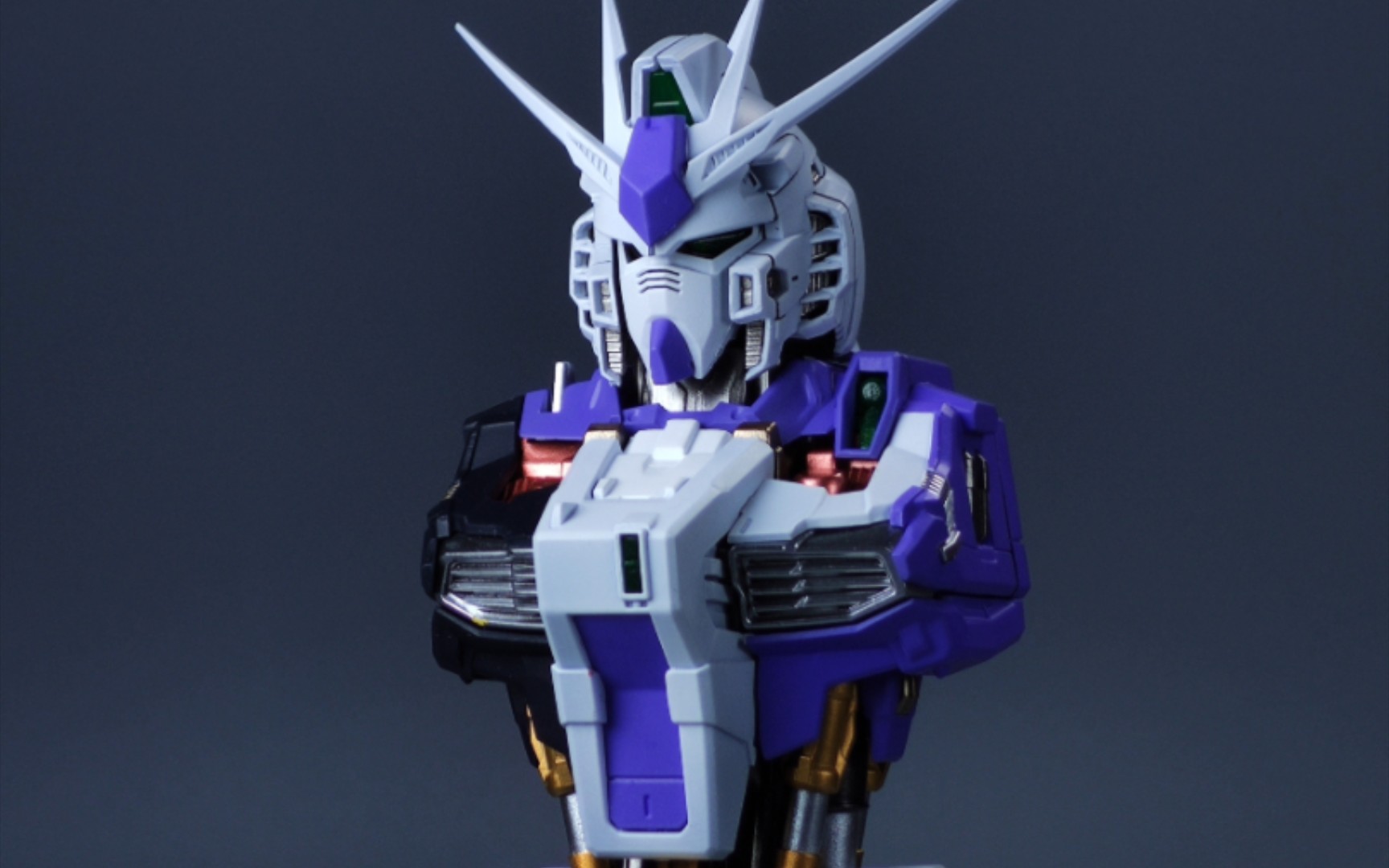 千万不要买牛高达胸像!原色太难看了!一切色彩由你决定!