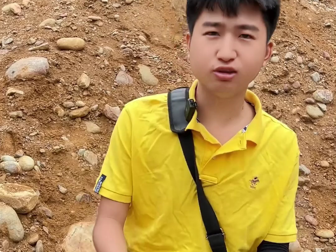 富贵险中求?木那上百米矿山一不小心就丧命!