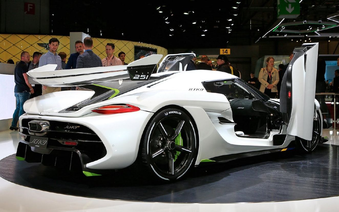 最高时速可达482km/h,【柯尼塞格 jesko】地表最快量产车发布!