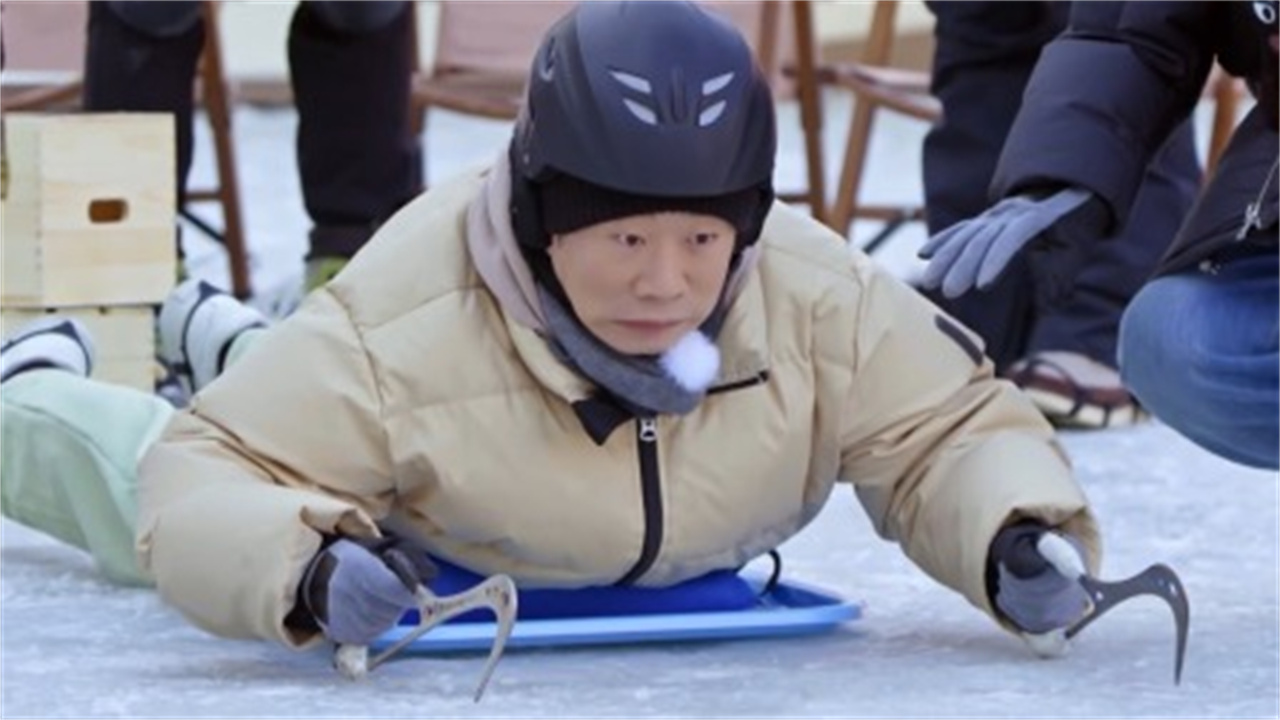 【飘雪的日子来看你】杨迪模仿蜥蜴攀冰,被赞非常有天赋!