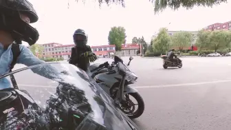 Скачать видео: 陪小姐姐参加车友聚会（川崎忍者NINJA400白加黑）第一次VLOG