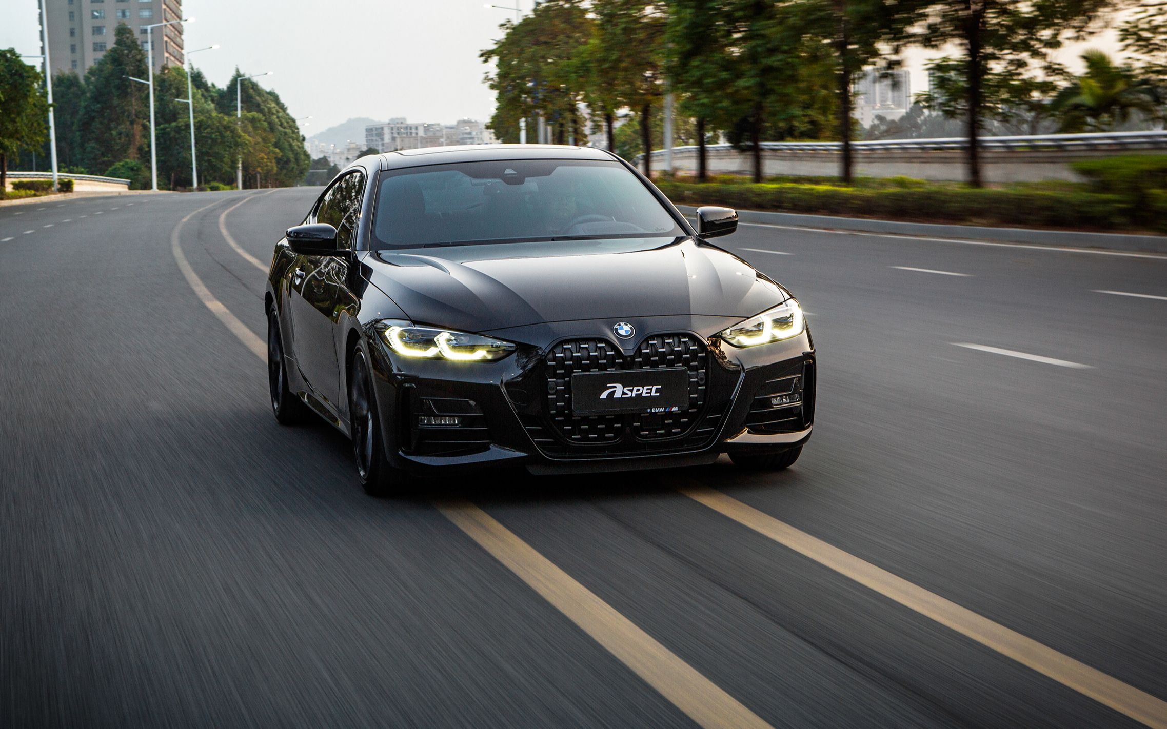 不敛锋芒4马难追新宝马4系g22轿跑升级aspec全段排气